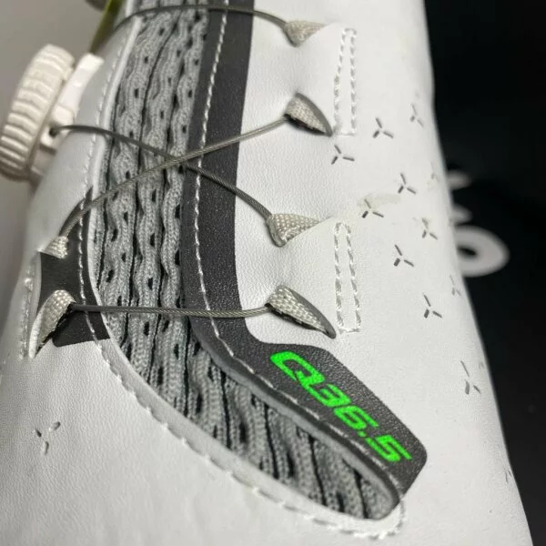 Q36.5 Unique Schuh White – Bild 4